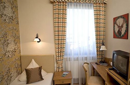 Alpina Hotel Розенгайм Екстер'єр фото